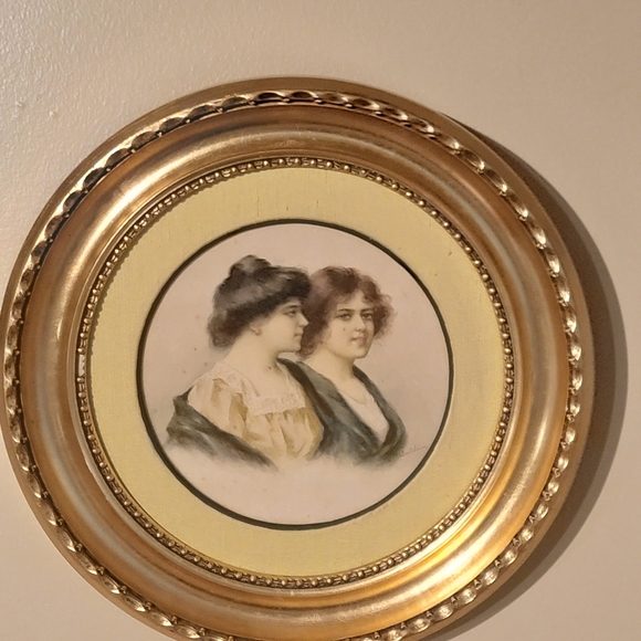 VINTAGE REAR SIGNED WATERCOLOR PAINTING IN 13.5 " A GOLD GILTED ROUND FRAME - Picture 4 of 16